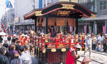 Parade crowd